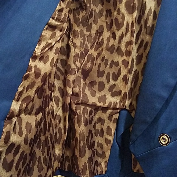 Blazer - Picture 4 of 4